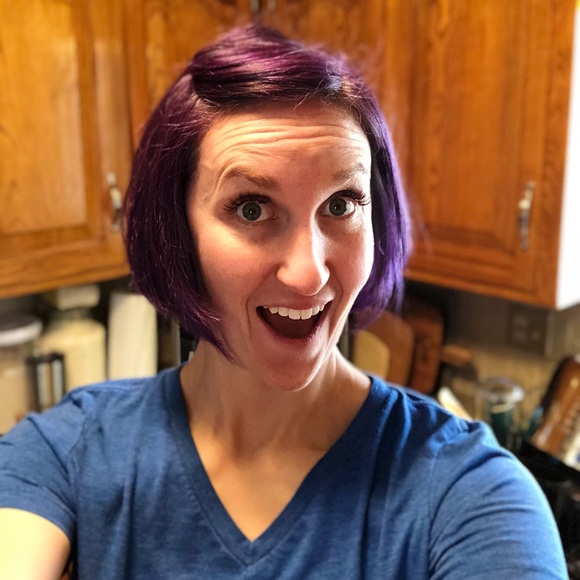 Meet the Posher, Kristin. - Picture 2 of 5